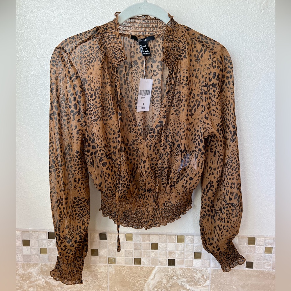 Forever 21 top. New with tags. Size small